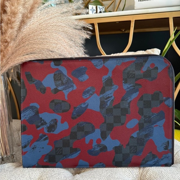 Louis Vuitton Damier cobalt Pochette Jour in Camo - Picture 14 of 14